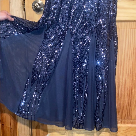 Dress - Picture 2 of 4